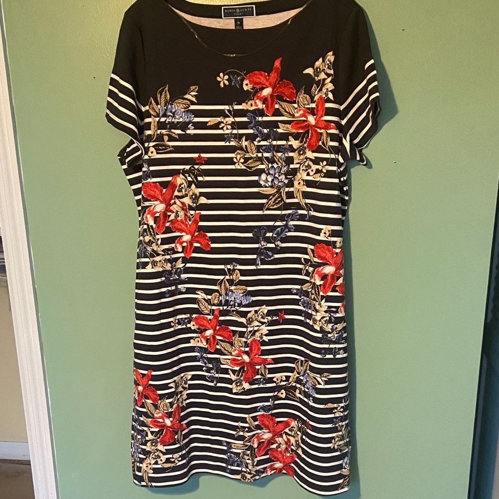 Karen Scott Navy Blue Top